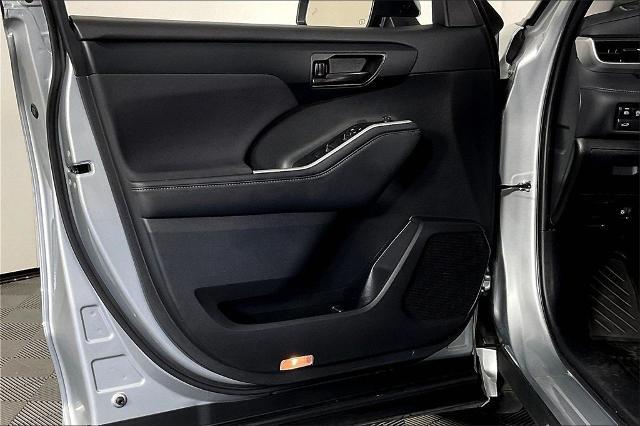 2024 Toyota Highlander Vehicle Photo in Tulsa, OK 74129