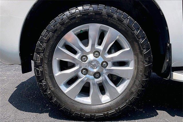 2011 Toyota Sequoia Vehicle Photo in INDEPENDENCE, MO 64055-1314