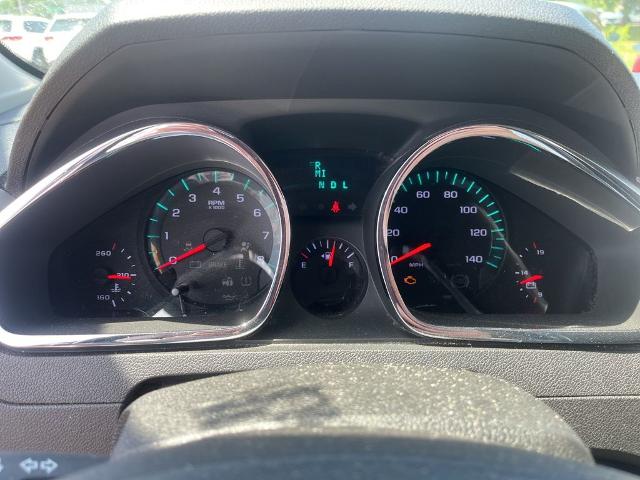 2012 Chevrolet Traverse Vehicle Photo in Cedar Rapids, IA 52402
