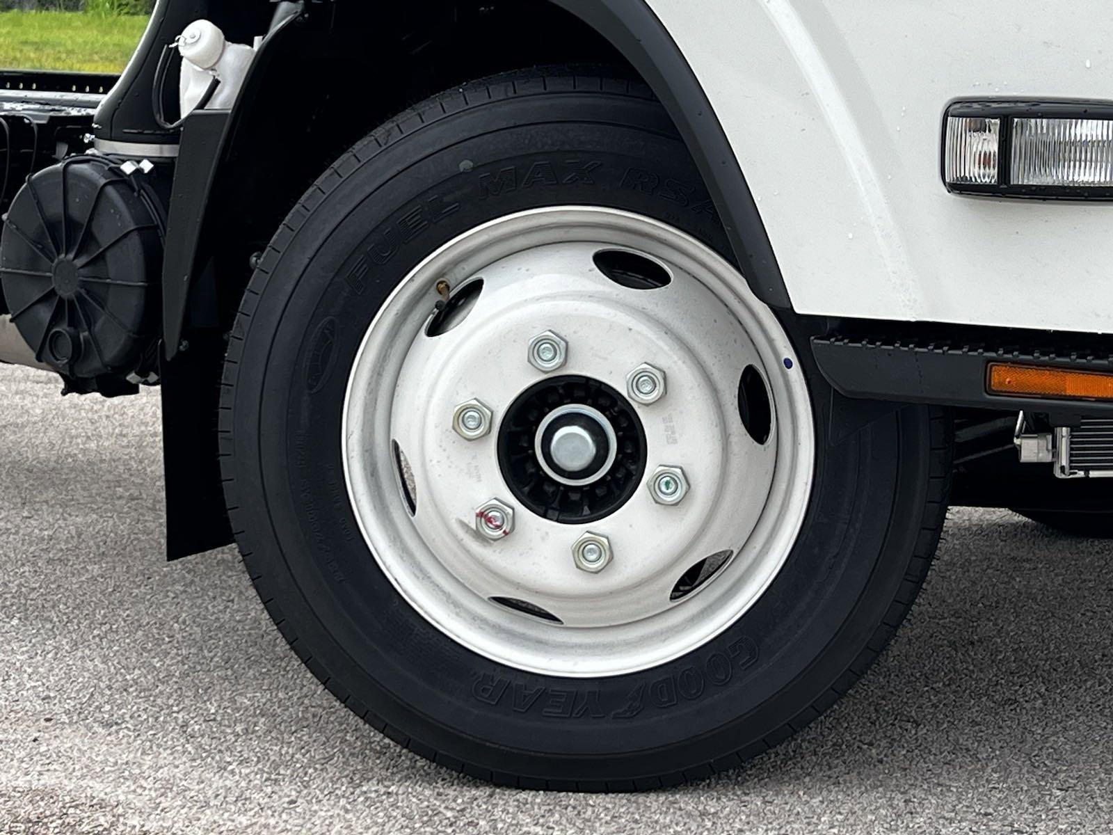 2025 Chevrolet Low Cab Forward 4500 Vehicle Photo in GEORGETOWN, TX 78626-7508
