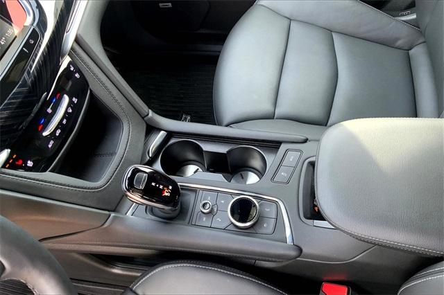 2024 Cadillac XT6 Vehicle Photo in KANSAS CITY, MO 64114-4545