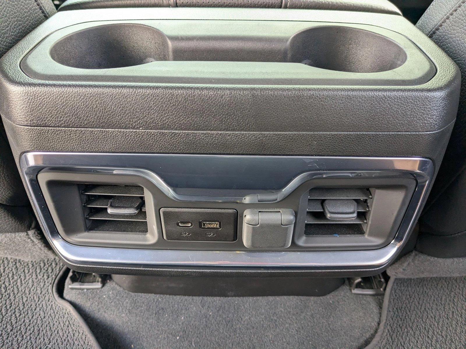 2022 GMC Sierra 3500 HD Vehicle Photo in VALENCIA, CA 91355-1705