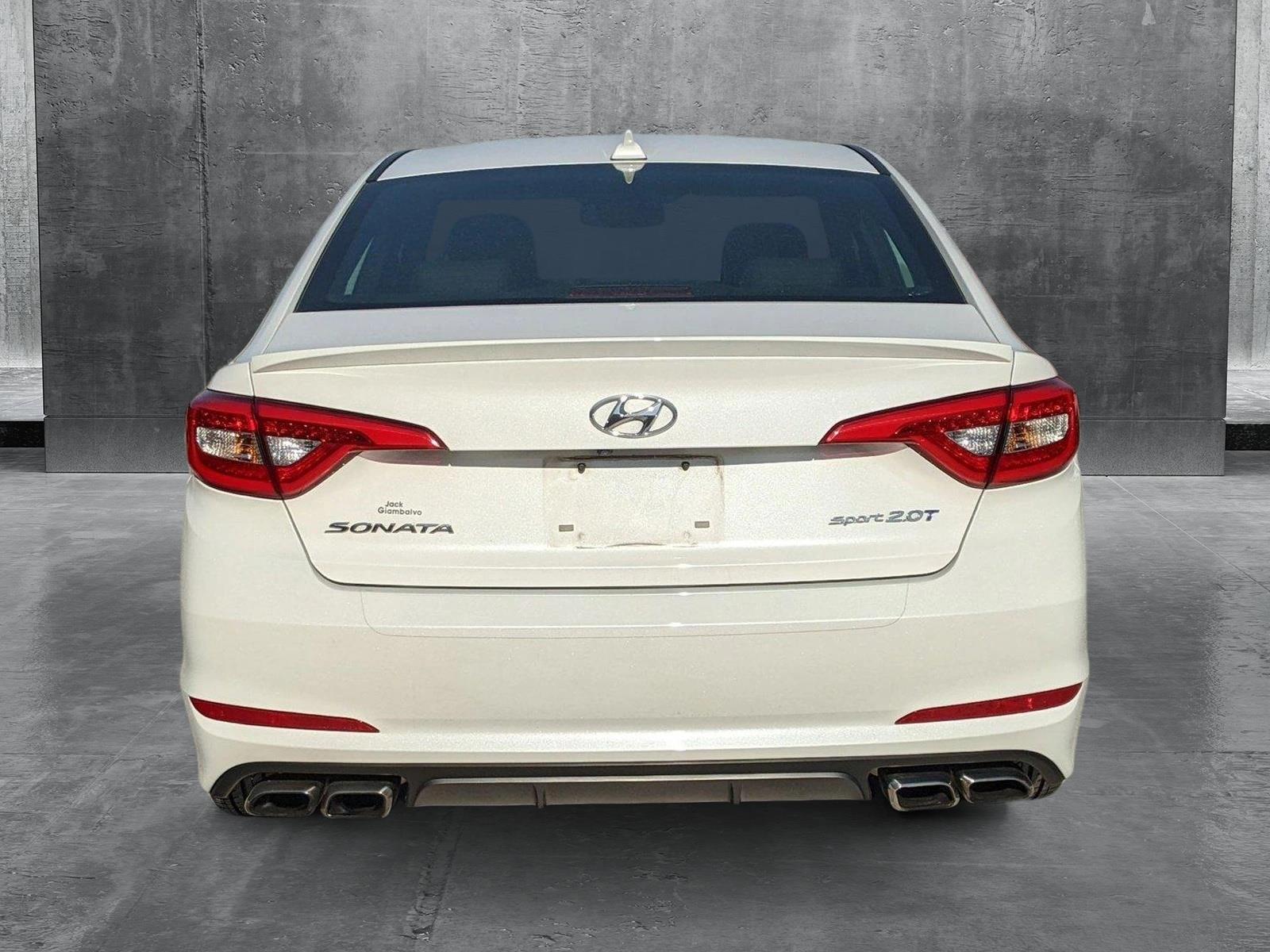 2015 Hyundai SONATA Vehicle Photo in Cockeysville, MD 21030