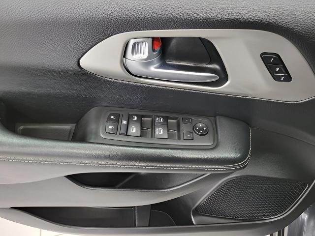 2020 Chrysler Pacifica Vehicle Photo in Oshkosh, WI 54904