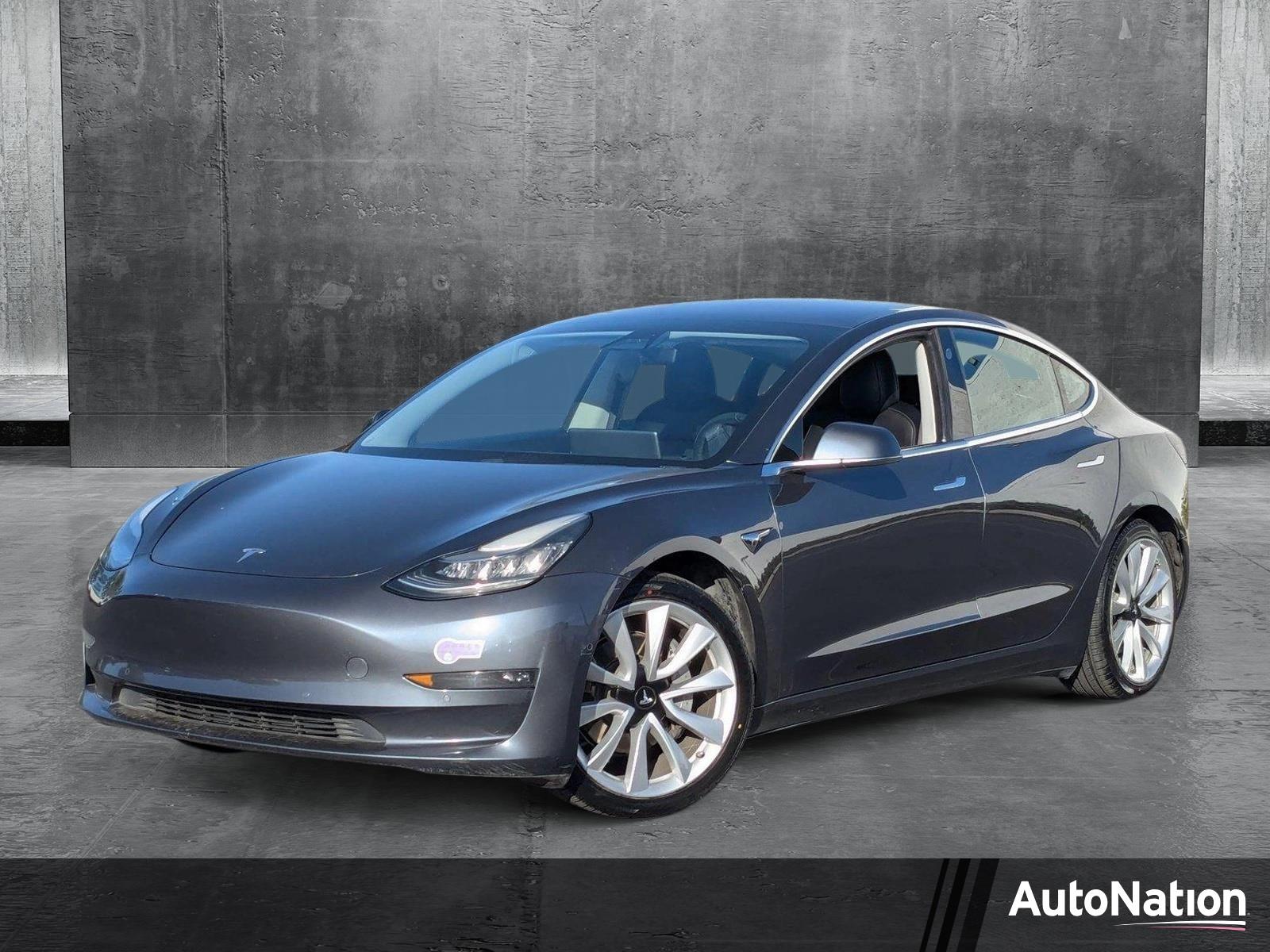 2018 Tesla Model 3 Vehicle Photo in VALENCIA, CA 91355-1705