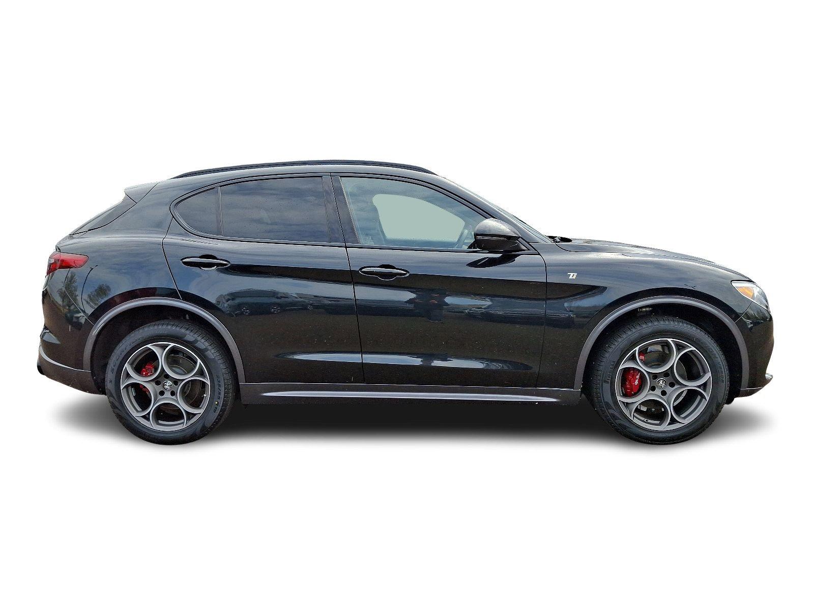 2022 Alfa Romeo Stelvio Vehicle Photo in Willow Grove, PA 19090