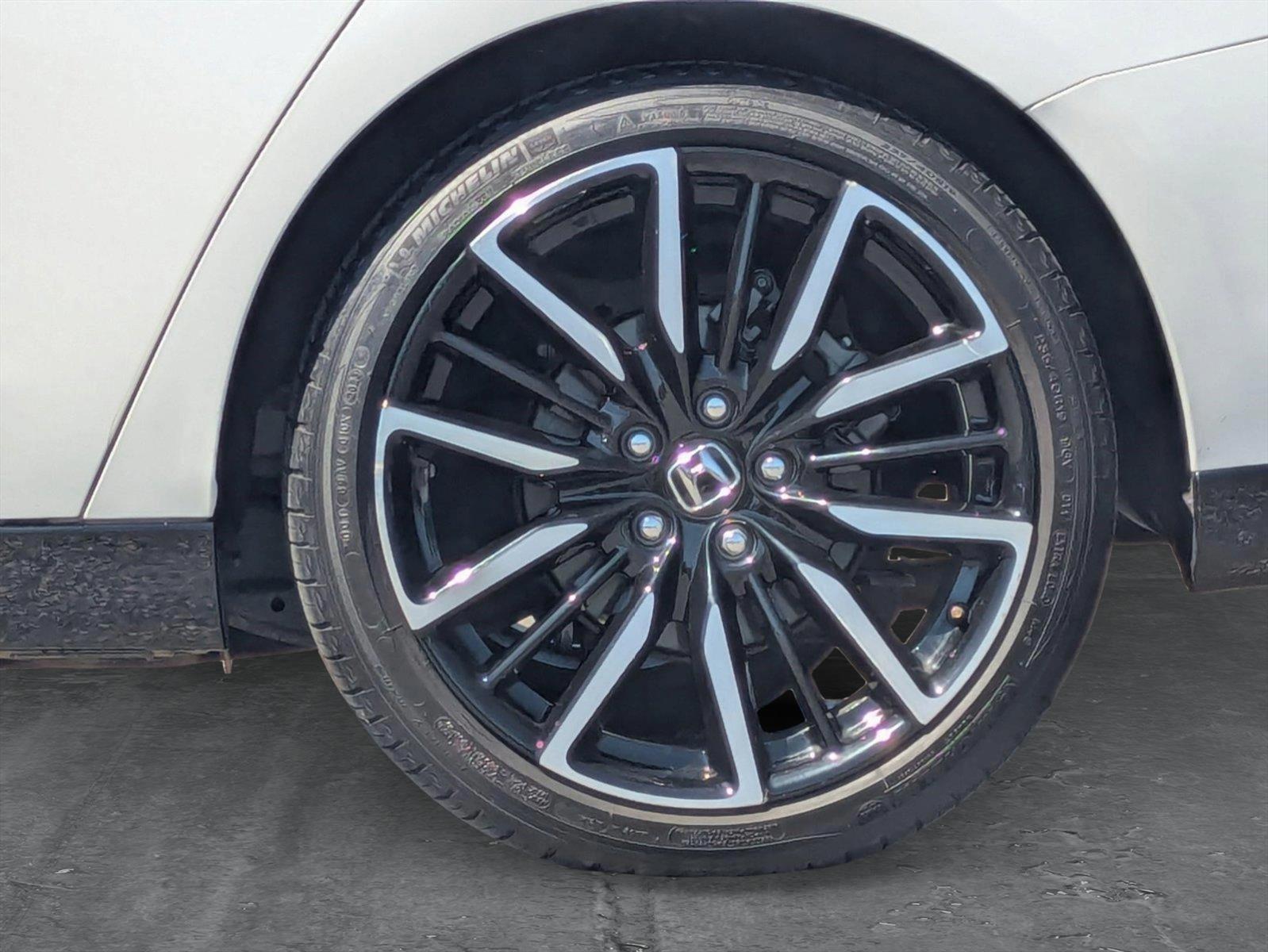 2023 Honda Accord Hybrid Vehicle Photo in Valencia, CA 91355-1794