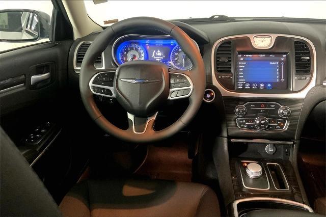 2022 Chrysler 300 Vehicle Photo in Kansas City, MO 64114