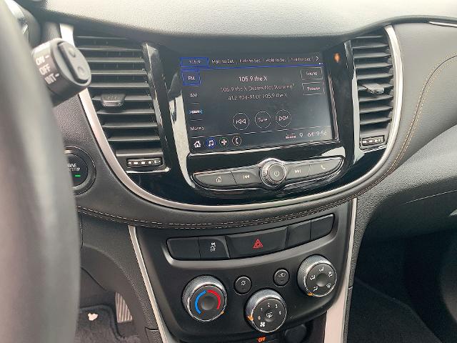 2022 Chevrolet Trax Vehicle Photo in MOON TOWNSHIP, PA 15108-2571