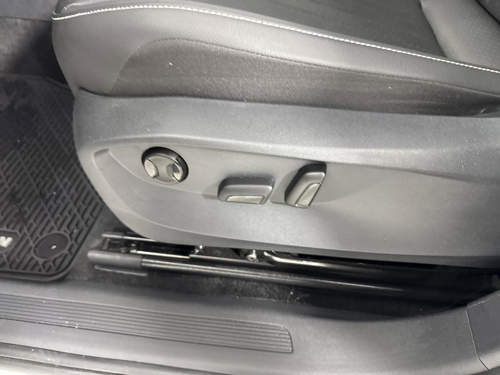 2024 Volkswagen Tiguan Vehicle Photo in Georgetown, TX 78626