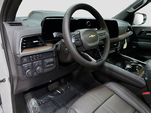 2025 Chevrolet Suburban Vehicle Photo in EVERETT, WA 98203-5662