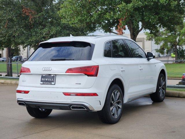 2024 Audi Q5 Vehicle Photo in HOUSTON, TX 77090