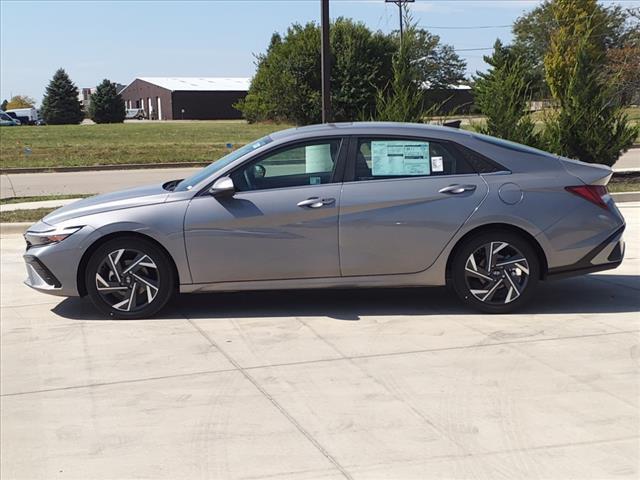 2024 Hyundai ELANTRA Vehicle Photo in Peoria, IL 61615