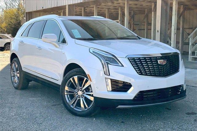 2025 Cadillac XT5 Vehicle Photo in TOPEKA, KS 66609-0000