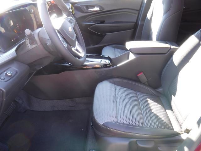 2025 Chevrolet Trax Vehicle Photo in JASPER, GA 30143-8655