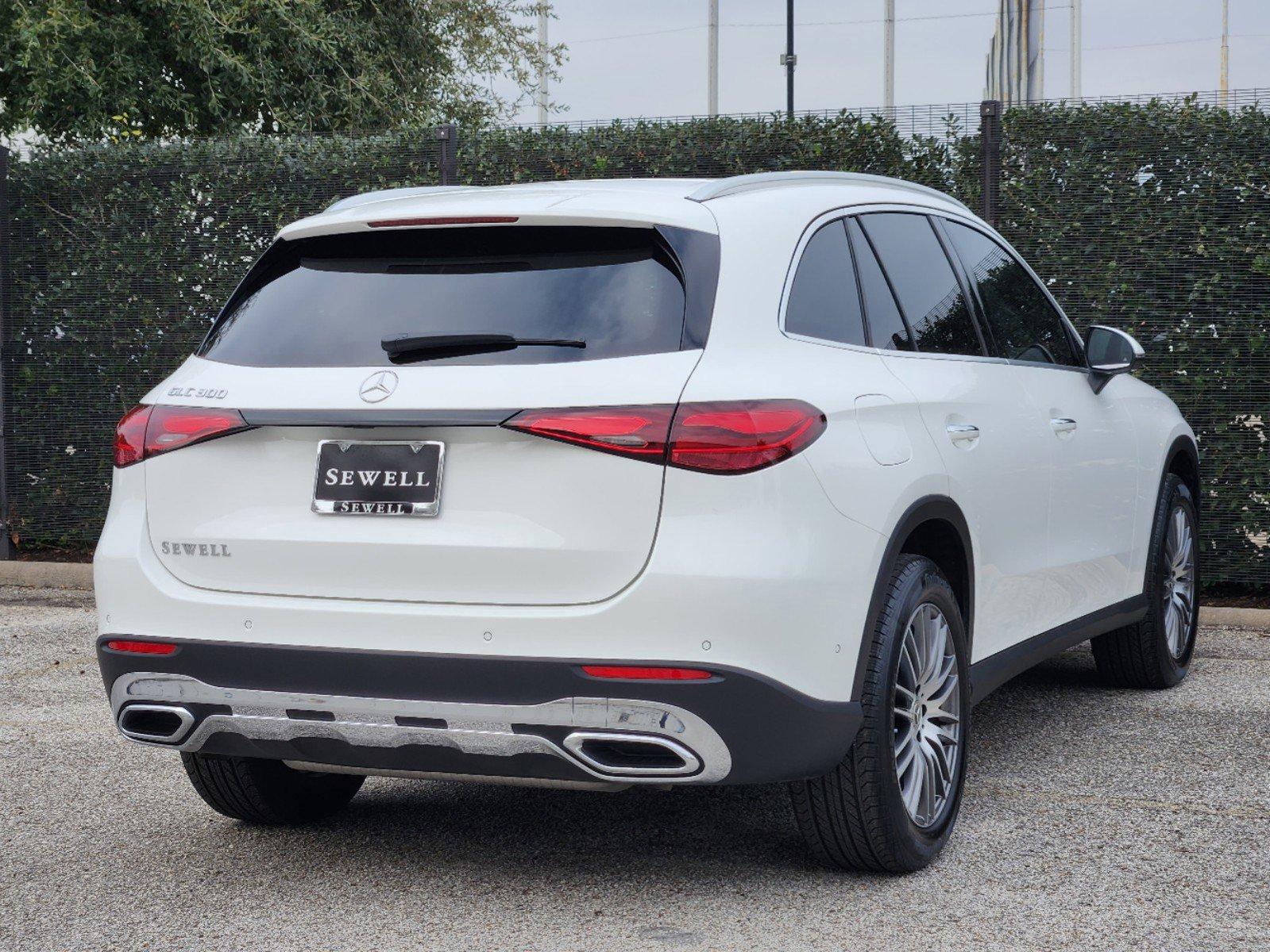 2025 Mercedes-Benz GLC Vehicle Photo in HOUSTON, TX 77079