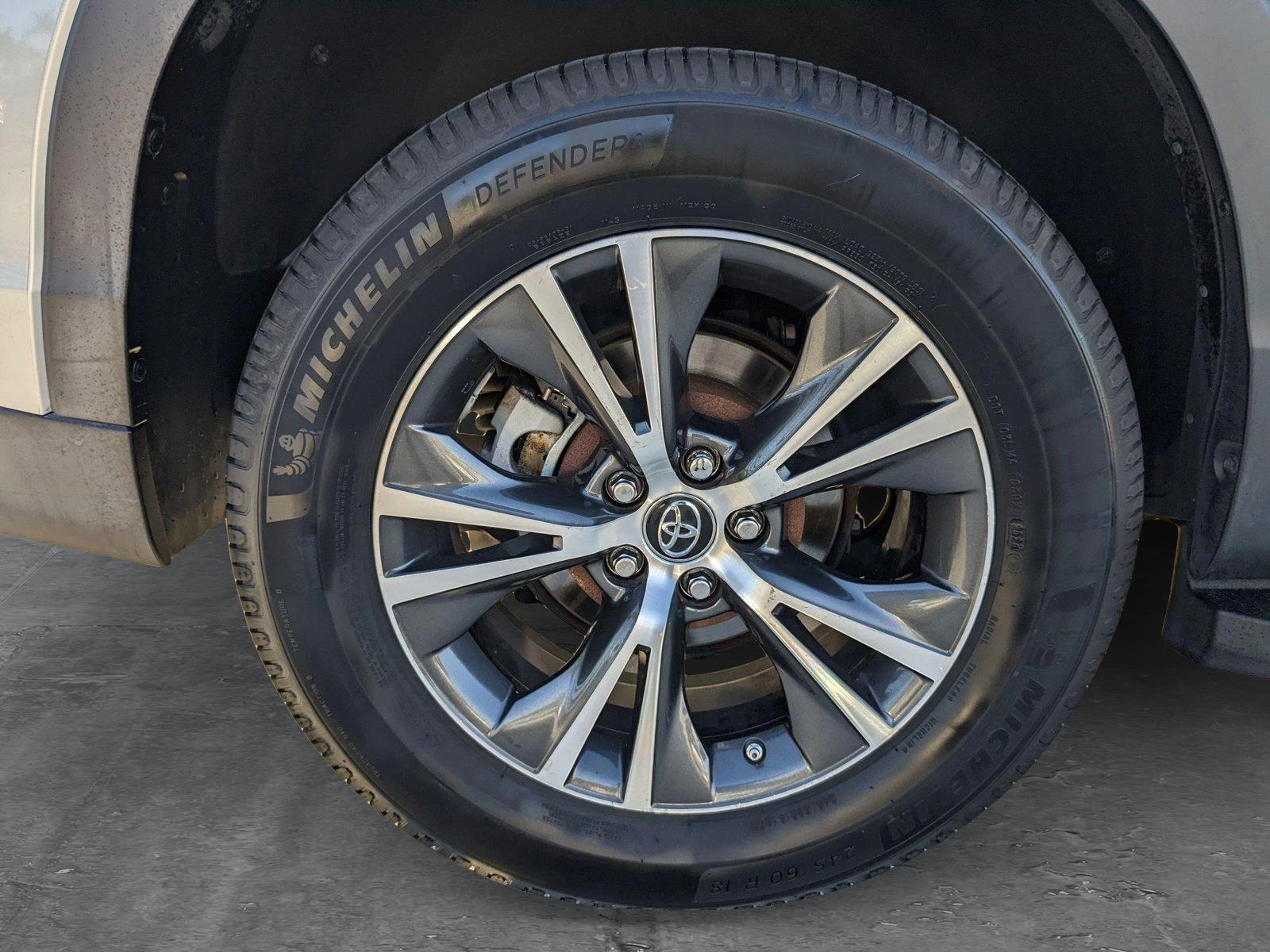 2017 Toyota Highlander Vehicle Photo in Davie, FL 33331