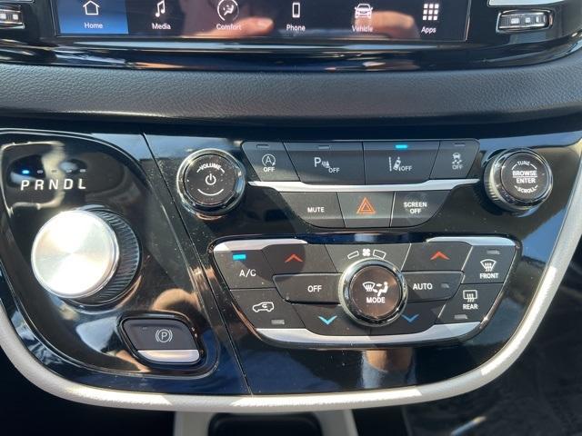2023 Chrysler Pacifica Vehicle Photo in GREEN BAY, WI 54304-5303