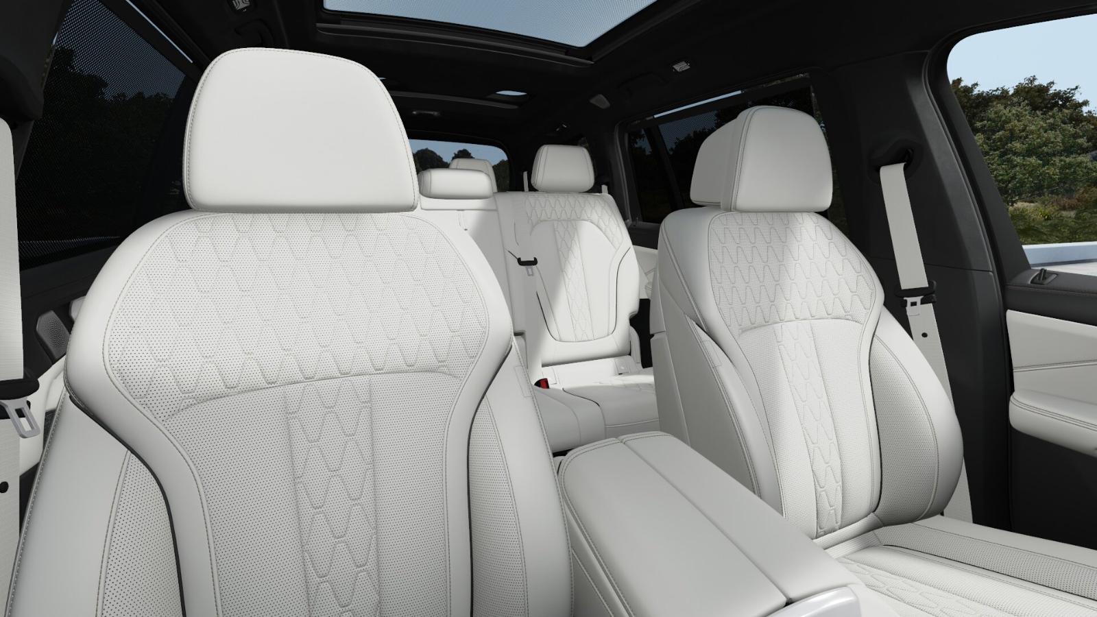2026 BMW X7 M60i Vehicle Photo in GRAPEVINE, TX 76051