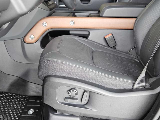 2024 Defender Vehicle Photo in AUSTIN, TX 78717