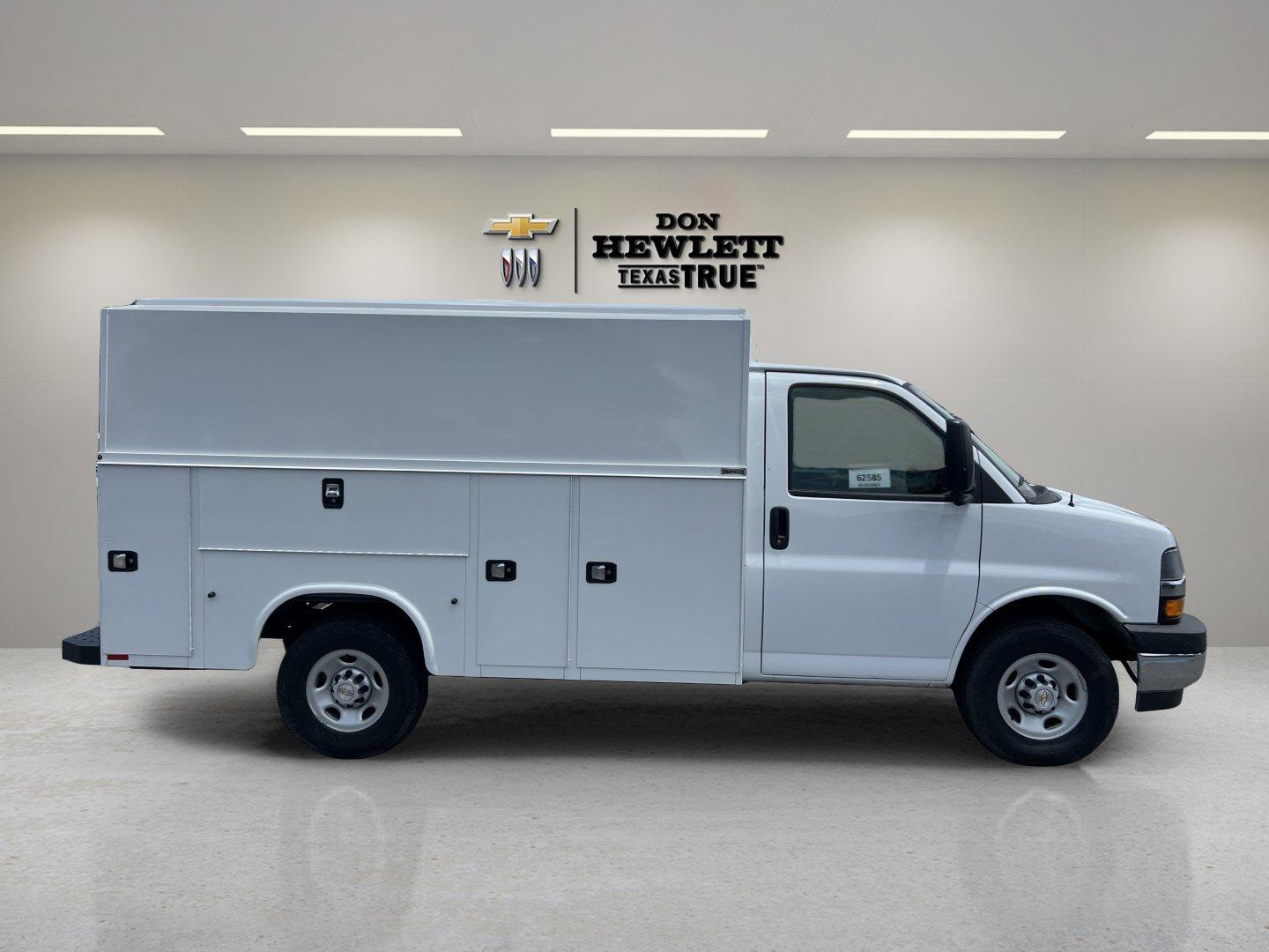 2025 Chevrolet Express Cutaway 3500 Vehicle Photo in GEORGETOWN, TX 78626-7508