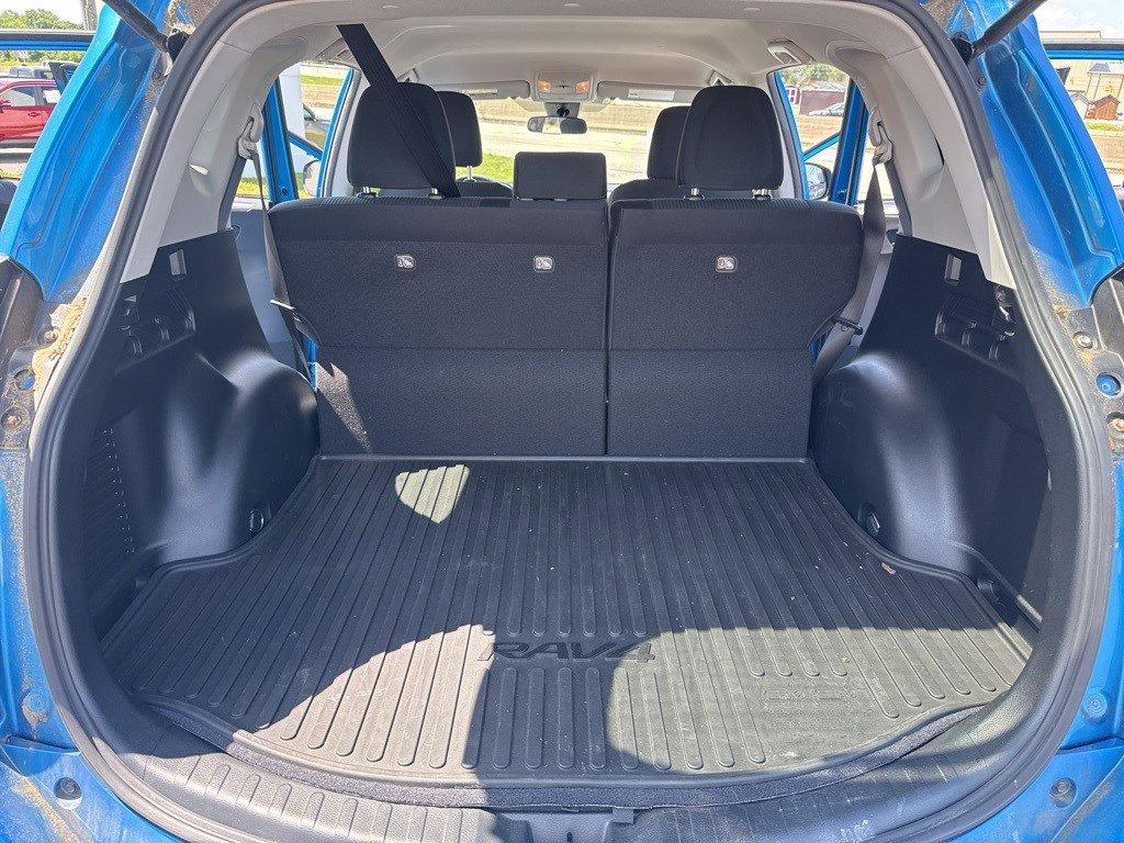 2018 Toyota RAV4 Vehicle Photo in Harrisburg, PA 17111