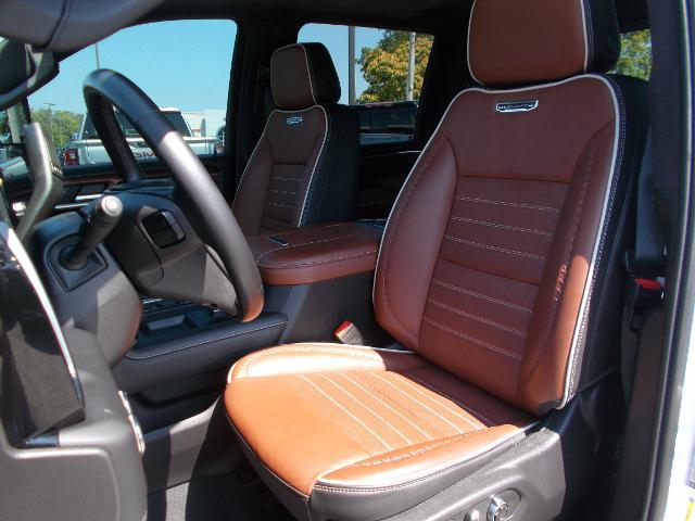 2024 GMC Sierra 2500 HD Vehicle Photo in LOWELL, MA 01852-4336