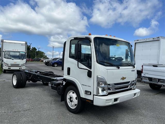 2024 Chevrolet Low Cab Forward 5500 HG Vehicle Photo in ALCOA, TN 37701-3235