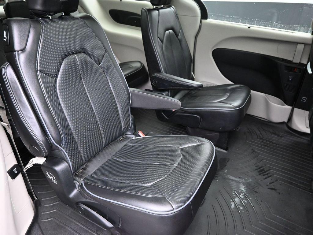 2018 Chrysler Pacifica Vehicle Photo in Marion, IA 52302