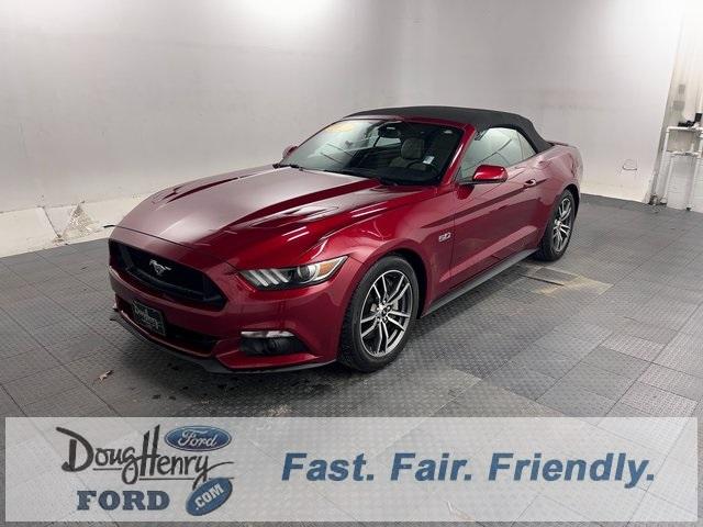 Ford Mustang's photo