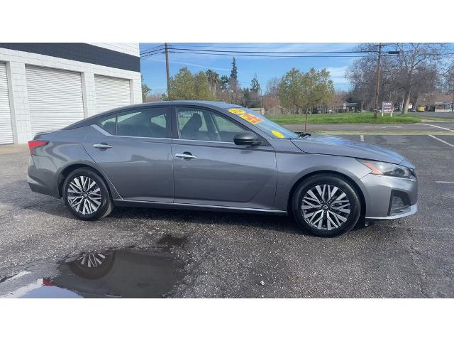 2024 Nissan Altima Vehicle Photo in TURLOCK, CA 95380-4918