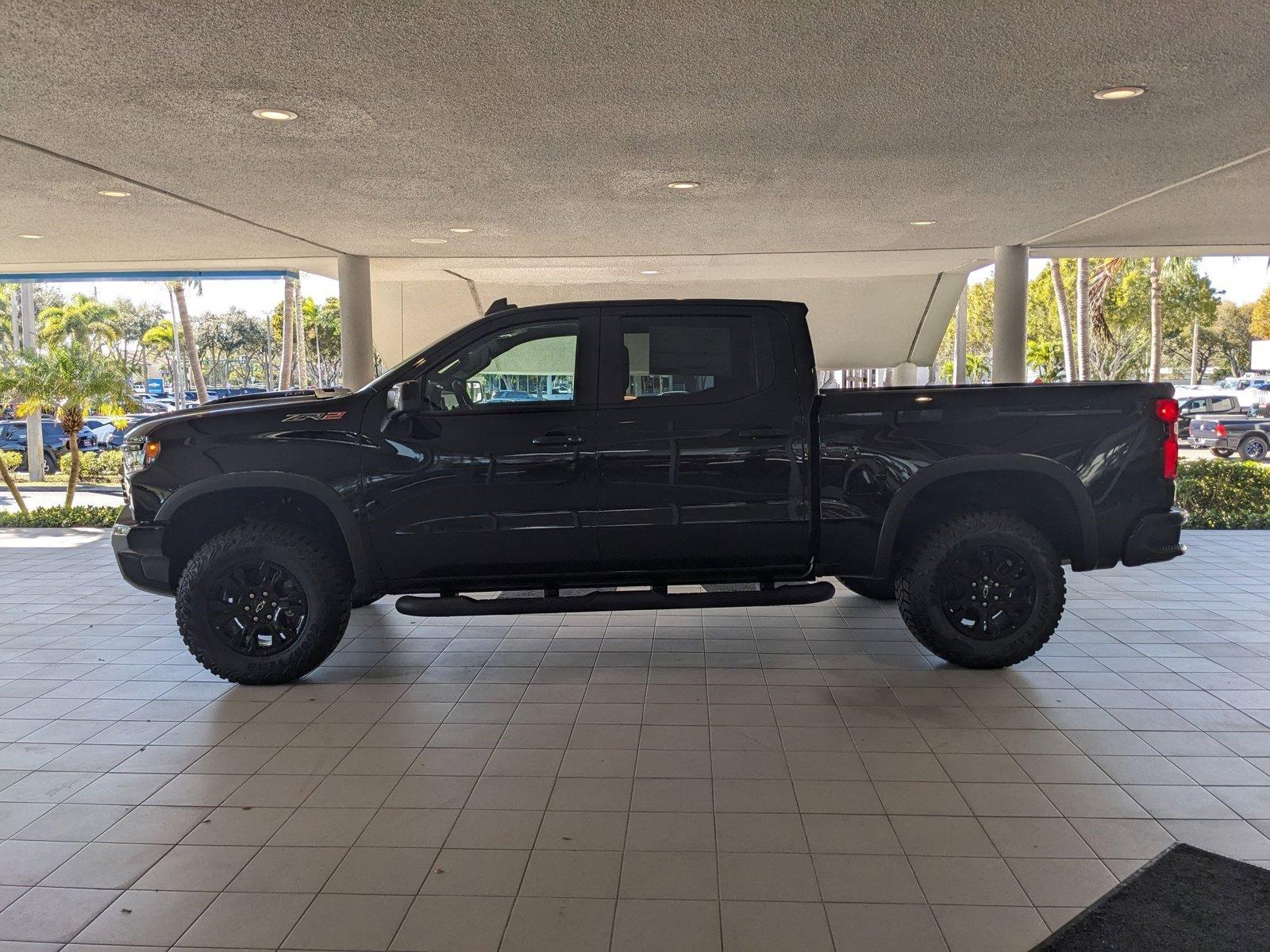 2025 Chevrolet Silverado 1500 Vehicle Photo in GREENACRES, FL 33463-3207