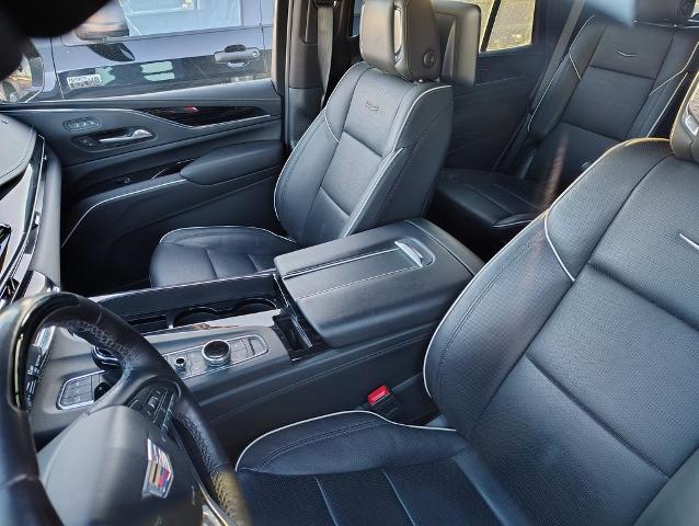 2023 Cadillac Escalade Vehicle Photo in GREEN BAY, WI 54304-5303