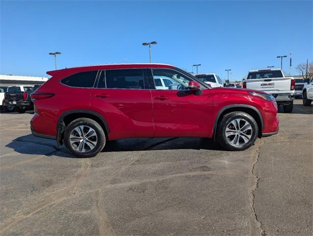 2022 Toyota Highlander Vehicle Photo in AURORA, CO 80012-4011