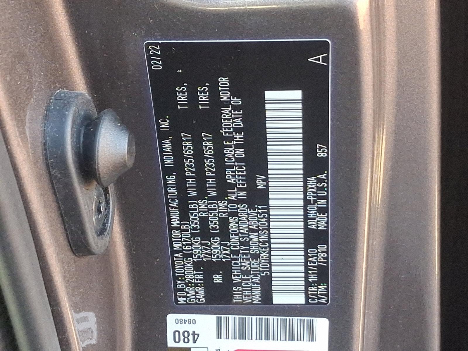 2022 Toyota Sienna Vehicle Photo in Trevose, PA 19053