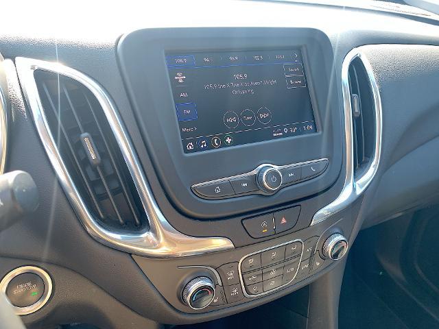 2022 Chevrolet Equinox Vehicle Photo in MOON TOWNSHIP, PA 15108-2571