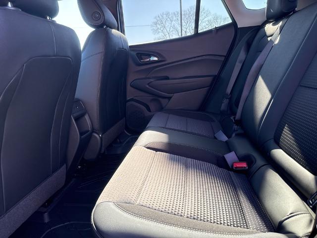 2025 Chevrolet Trax Vehicle Photo in MANHATTAN, KS 66502-5036