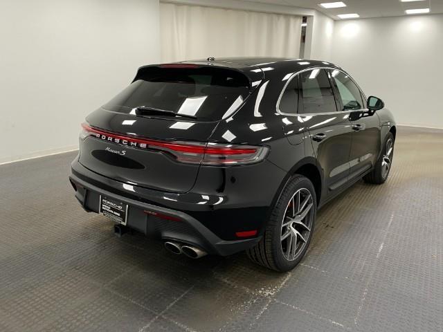 2022 Porsche Macan Vehicle Photo in Appleton, WI 54913