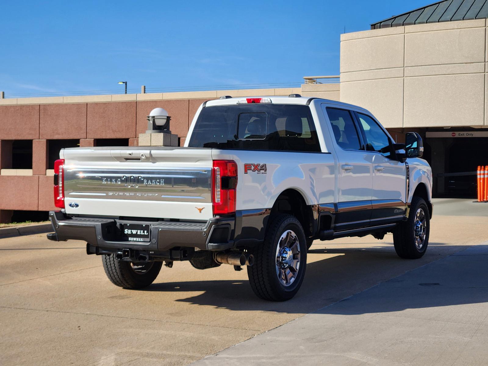 2024 Ford Super Duty F-250 SRW Vehicle Photo in PLANO, TX 75024