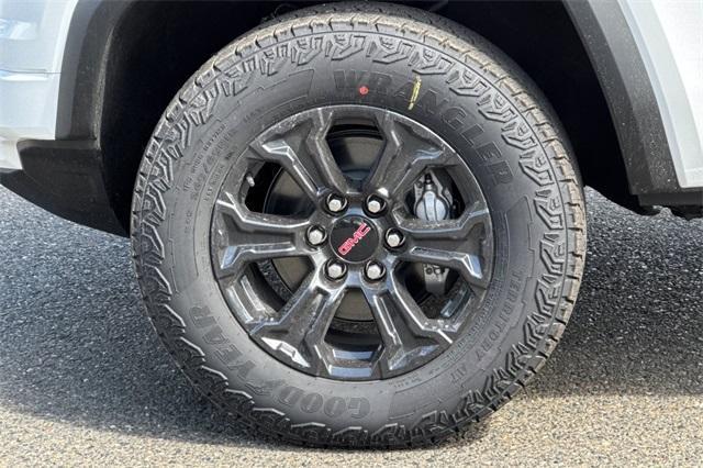2025 GMC Canyon Vehicle Photo in ELK GROVE, CA 95757-8703