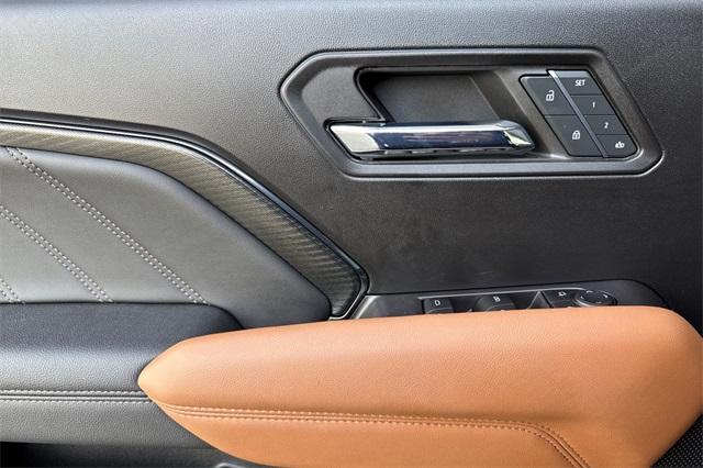 2023 GMC Canyon Vehicle Photo in ELK GROVE, CA 95757-8703