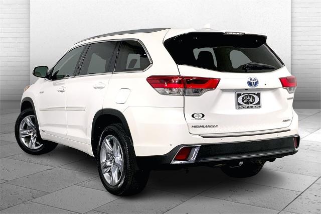 2017 Toyota Highlander Vehicle Photo in Lees Summit, MO 64086