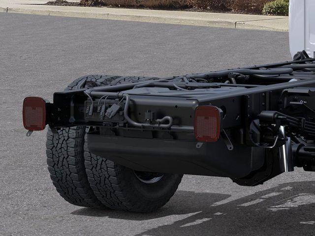 2025 Chevrolet Silverado 3500 HD Chassis Cab Vehicle Photo in DANBURY, CT 06810-5034