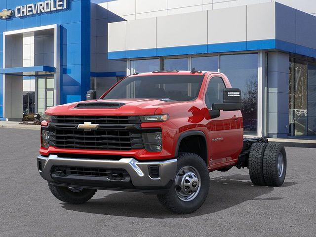 2025 Chevrolet Silverado 3500 HD Chassis Cab Vehicle Photo in DANBURY, CT 06810-5034