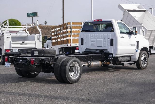 2023 Chevrolet Silverado Chassis Cab Vehicle Photo in VENTURA, CA 93003-8585