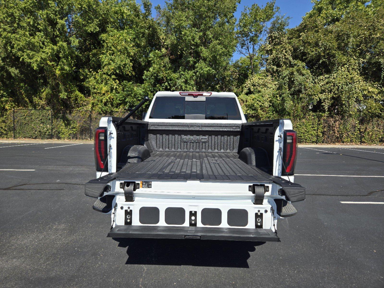 2025 GMC Sierra 2500 HD Vehicle Photo in DALLAS, TX 75209-3016