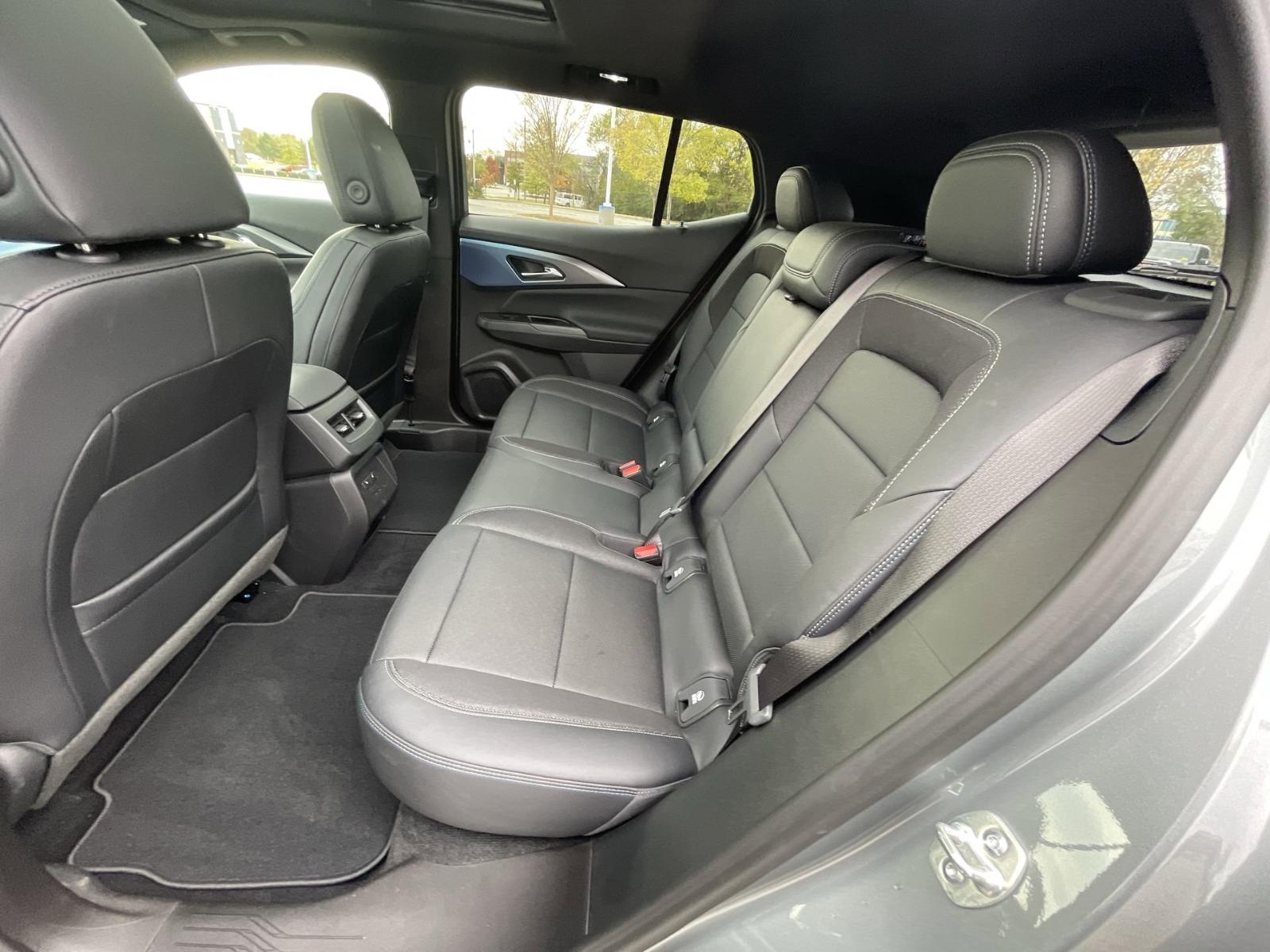 2025 Chevrolet Equinox EV Vehicle Photo in BENTONVILLE, AR 72712-4322