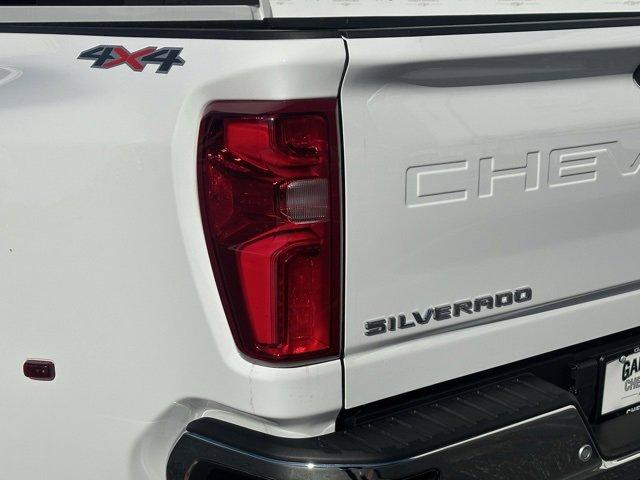 2025 Chevrolet Silverado 3500 HD Vehicle Photo in DALLAS, TX 75244-5909