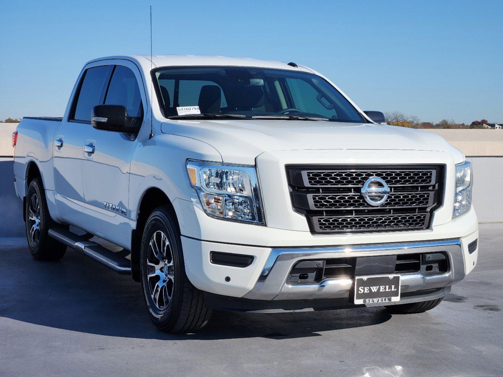 2020 Nissan Titan Vehicle Photo in DALLAS, TX 75209