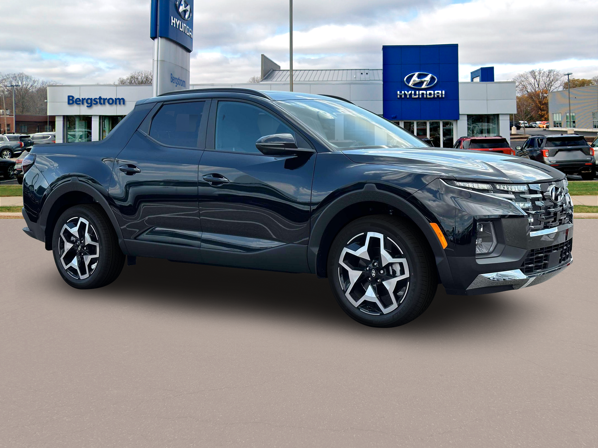 2024 Hyundai SANTA CRUZ Vehicle Photo in Green Bay, WI 54304